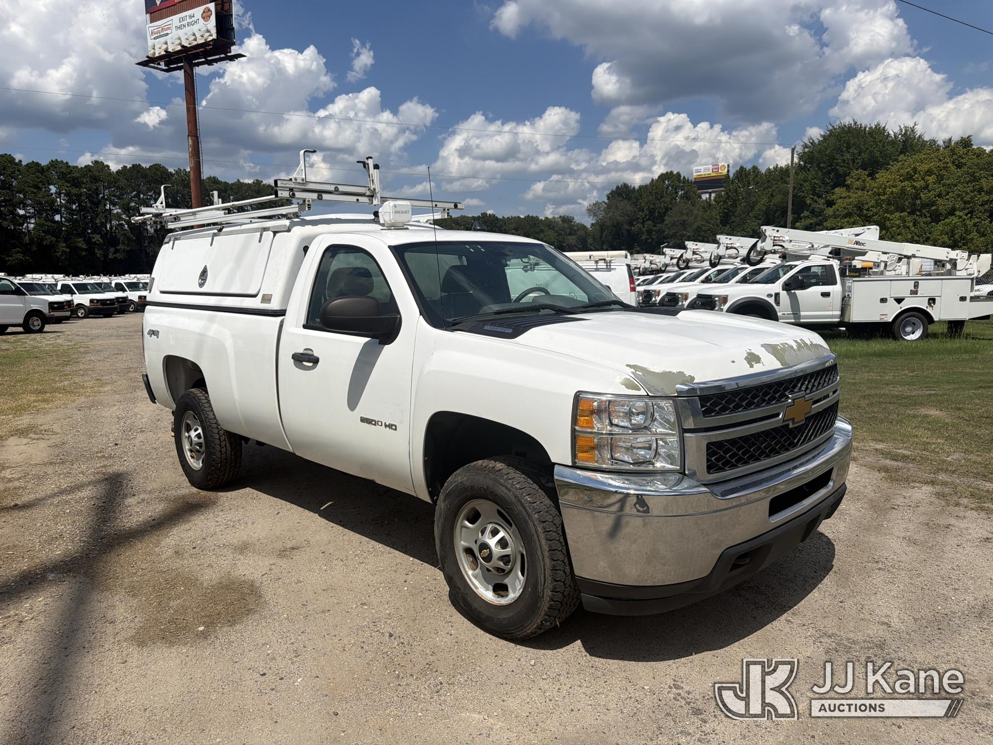 2014 Chevrolet Silverado 2500HD 4x4 Pickup Truck (1617064) - photo 2