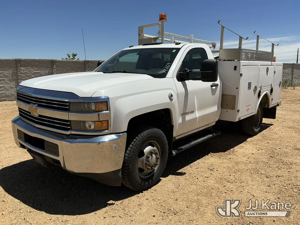 2015 Chevrolet Silverado 3500HD 4x4 Enclosed Service Truck (1618469)