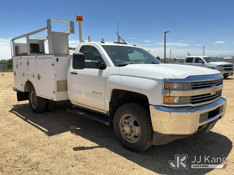 2015 Chevrolet Silverado 3500HD 4x4 Enclosed Service Truck (1618469) - photo 2