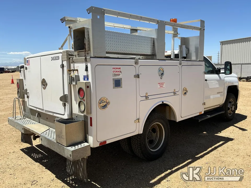 2015 Chevrolet Silverado 3500HD 4x4 Enclosed Service Truck (1618469) - photo 3