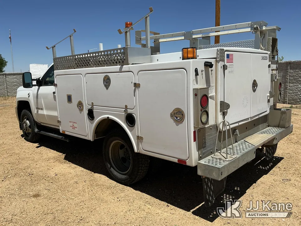 2015 Chevrolet Silverado 3500HD 4x4 Enclosed Service Truck (1618469) - photo 4