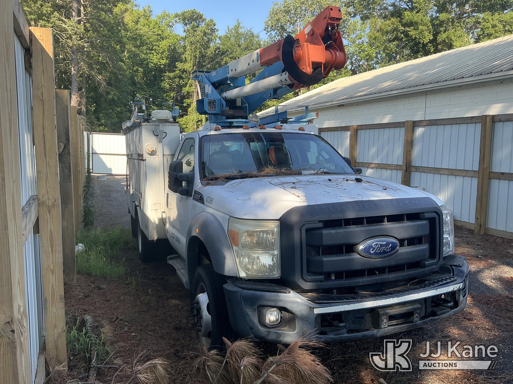 Altec AT37G Articulating & Telescopic Bucket Truck On 2011 Ford F-550 Service Truck (1619531) - photo 2