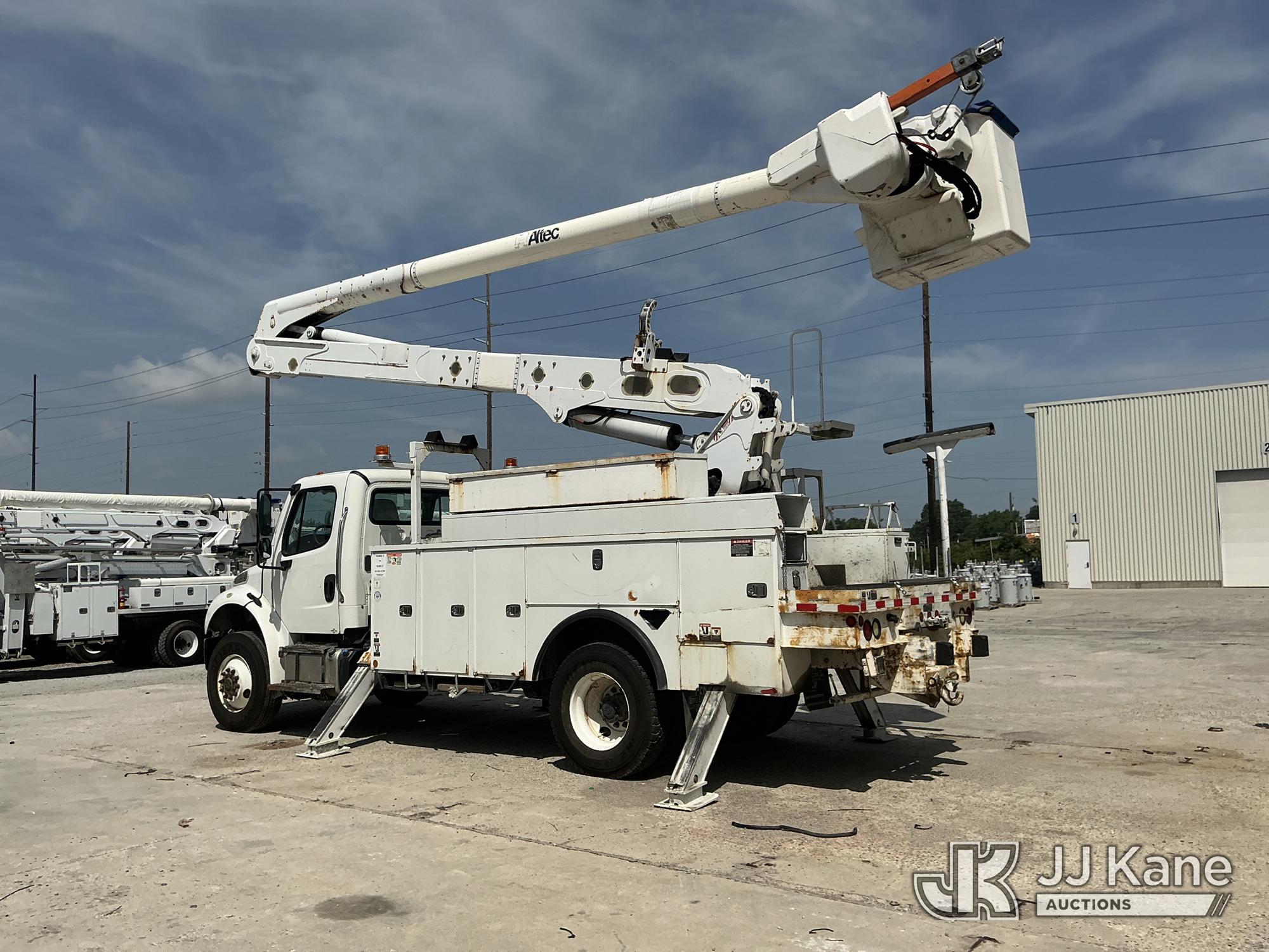 Altec AA55 Material Handling Bucket Truck On 2015 Freightliner M2 106 Utility Truck (1621265) - photo 2