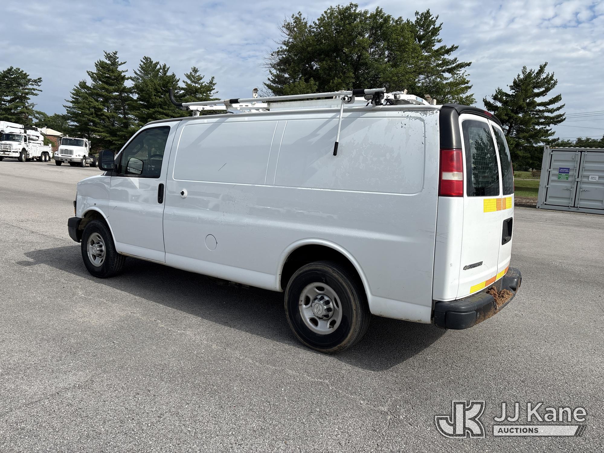 2018 Chevrolet Express G2500 Cargo Van (1621356) - photo 4