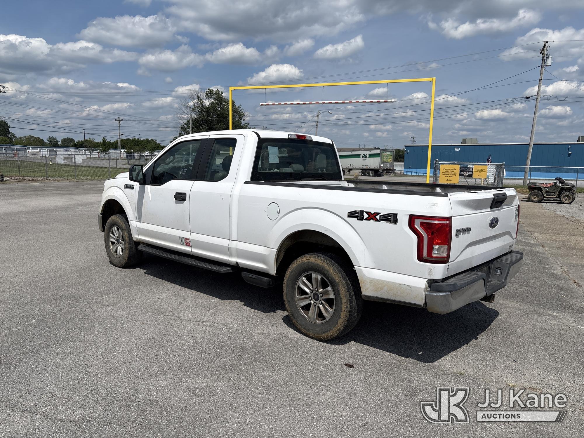 2015 Ford F150 4x4 Extended-Cab Pickup Truck (1621733) - photo 4