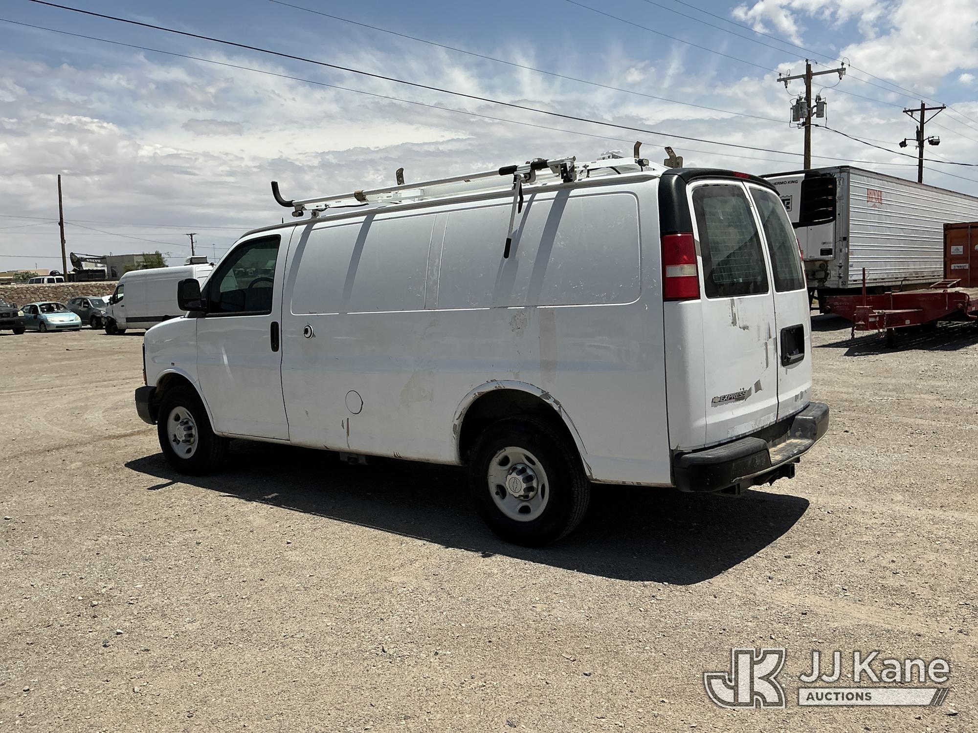 2015 Chevrolet Express G2500 Cargo Van (1622319) - photo 4