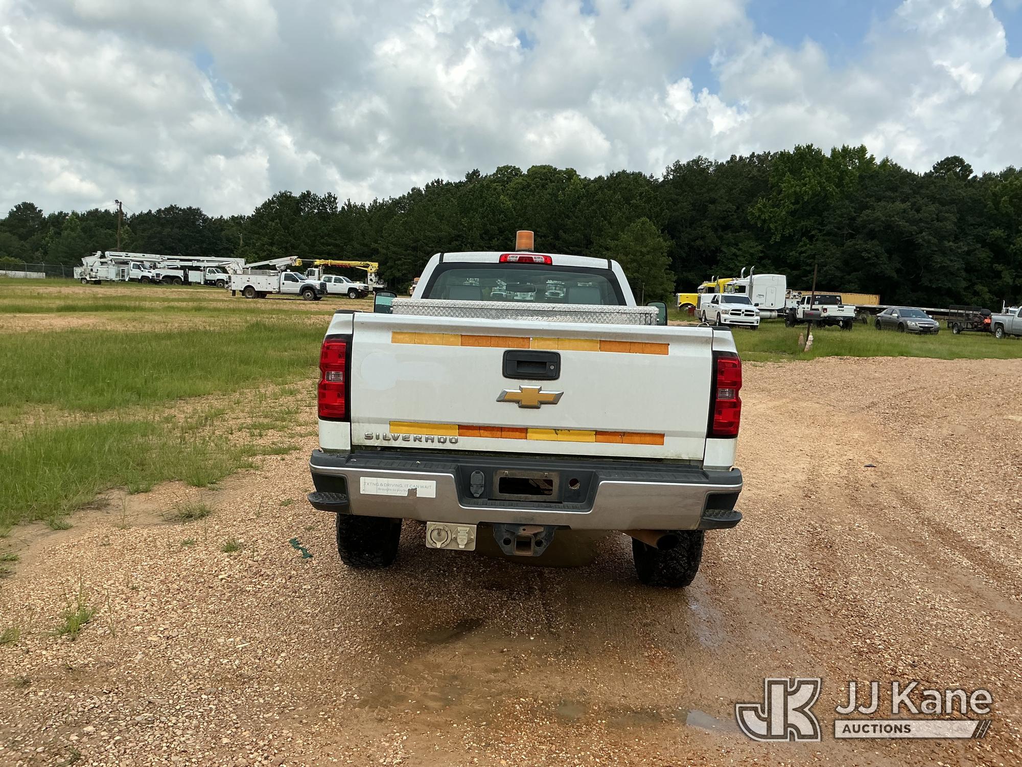 2015 Chevrolet Silverado 2500HD Pickup Truck (1622329) - photo 3