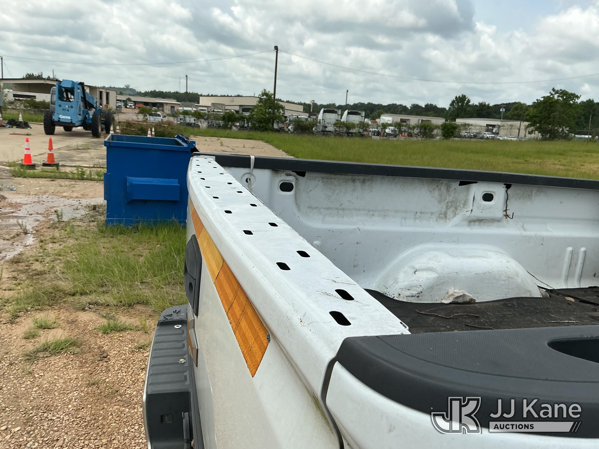 2015 Chevrolet Silverado 2500HD Pickup Truck (1622329) - photo 4