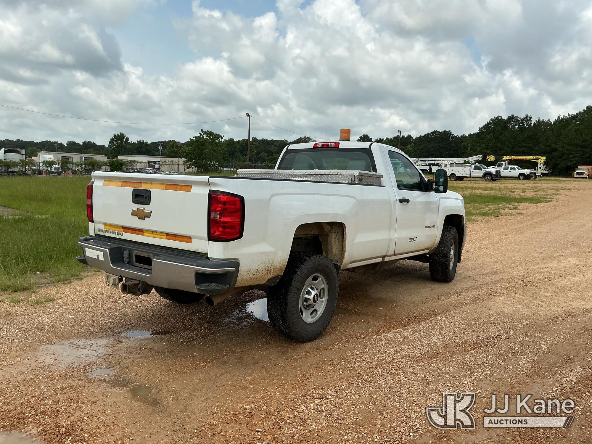 2015 Chevrolet Silverado 2500HD Pickup Truck (1622329) - photo 5