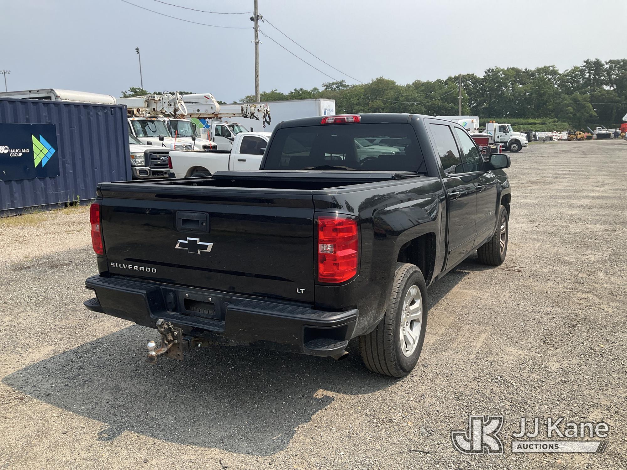 2017 Chevrolet Silverado 1500 4x4 Crew-Cab Pickup Truck (1622472) - photo 4