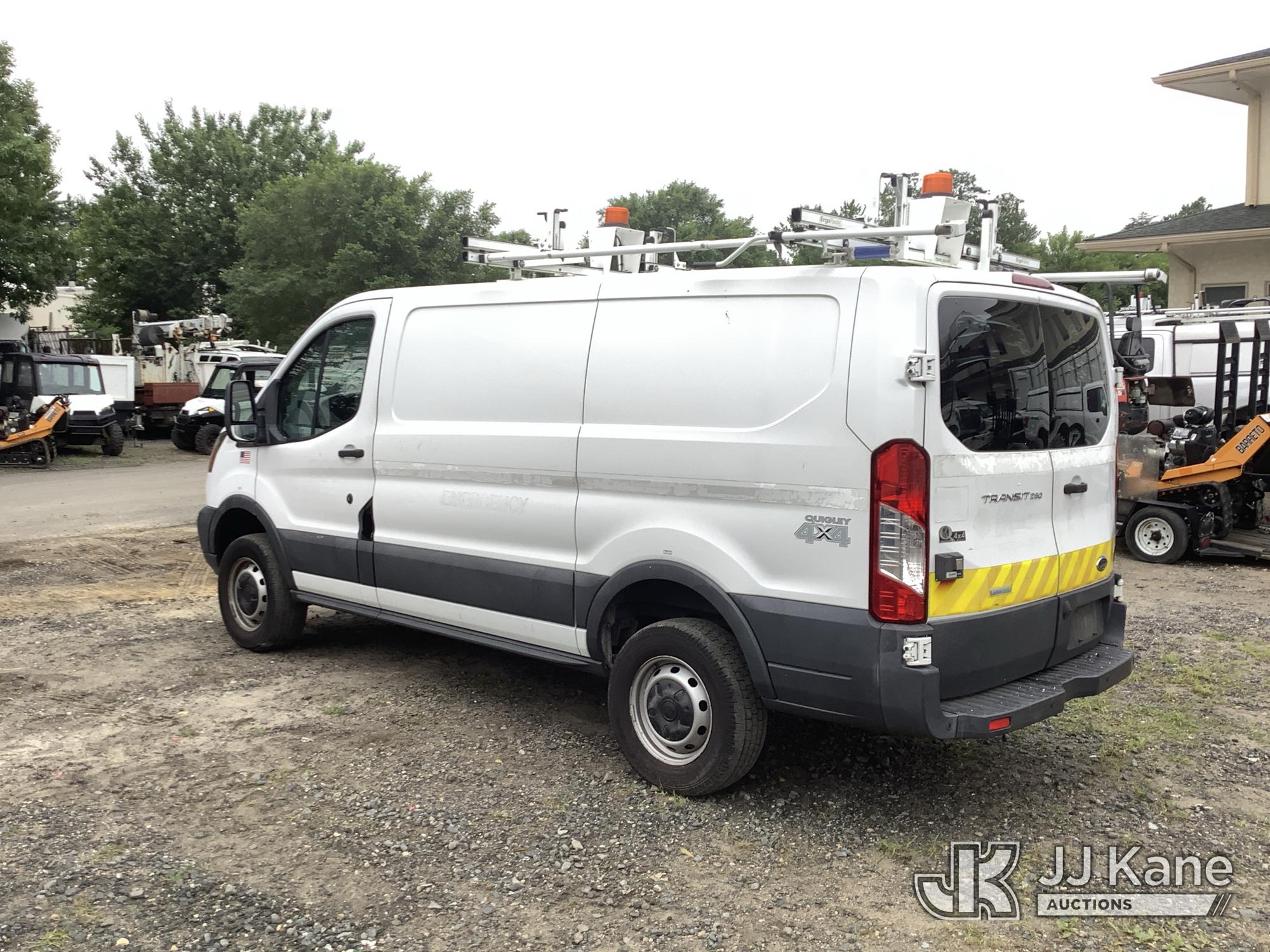 2017 Ford Transit Quigley 4x4 Cargo Van (1622698) - photo 2