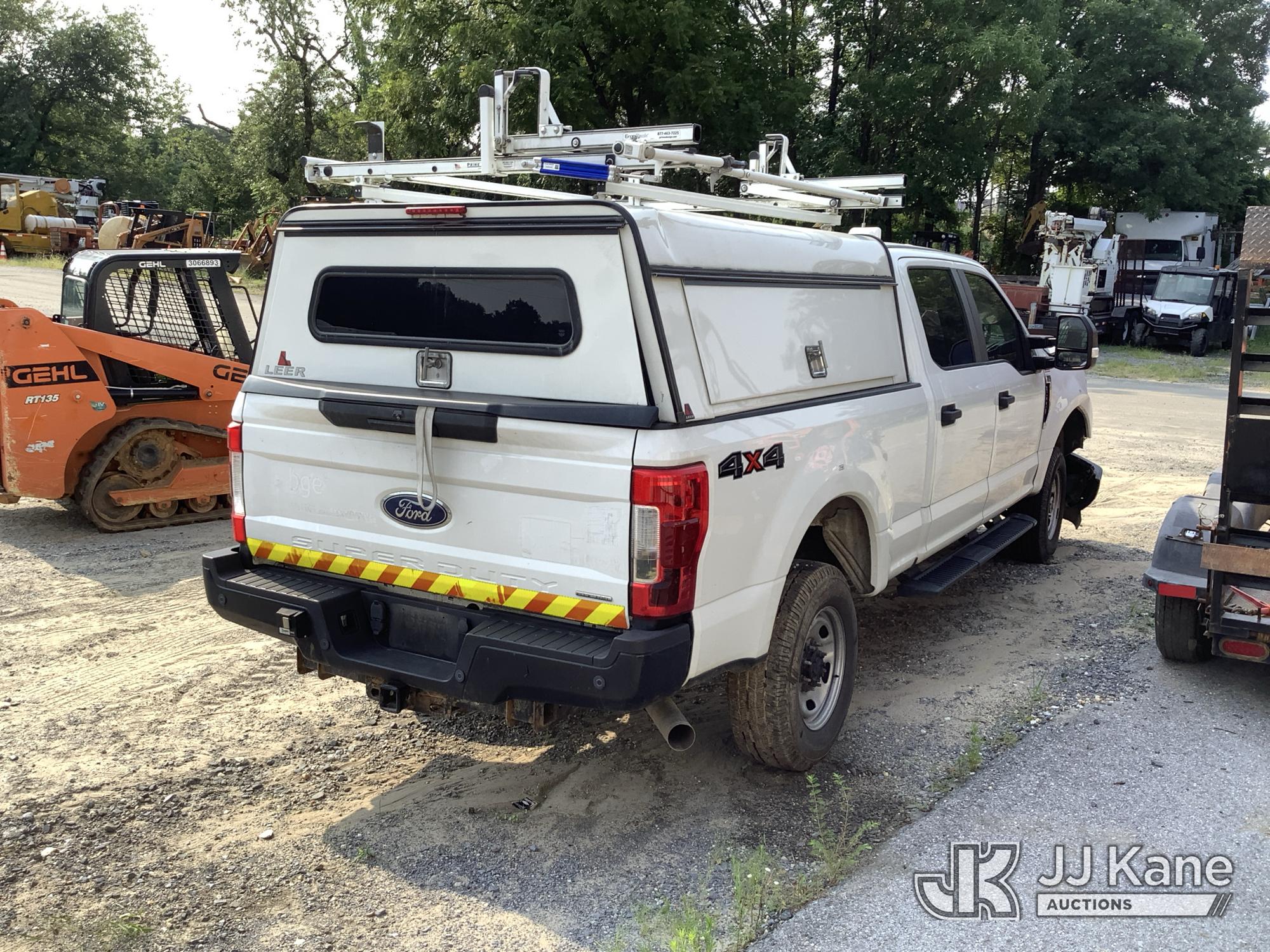 2017 Ford F250 4x4 Crew-Cab Pickup Truck (1622995) - photo 4