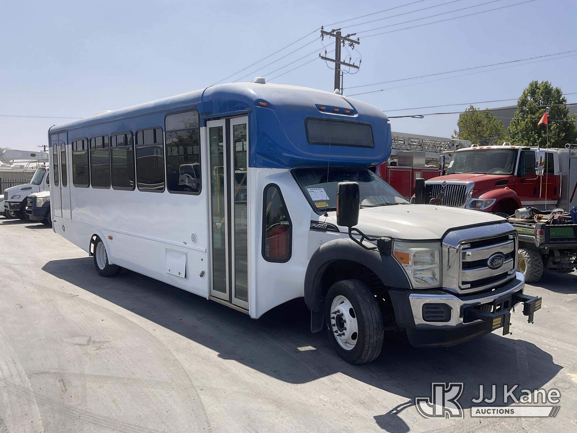 2016 Ford F-550 Passenger Bus (1623220) - photo 2