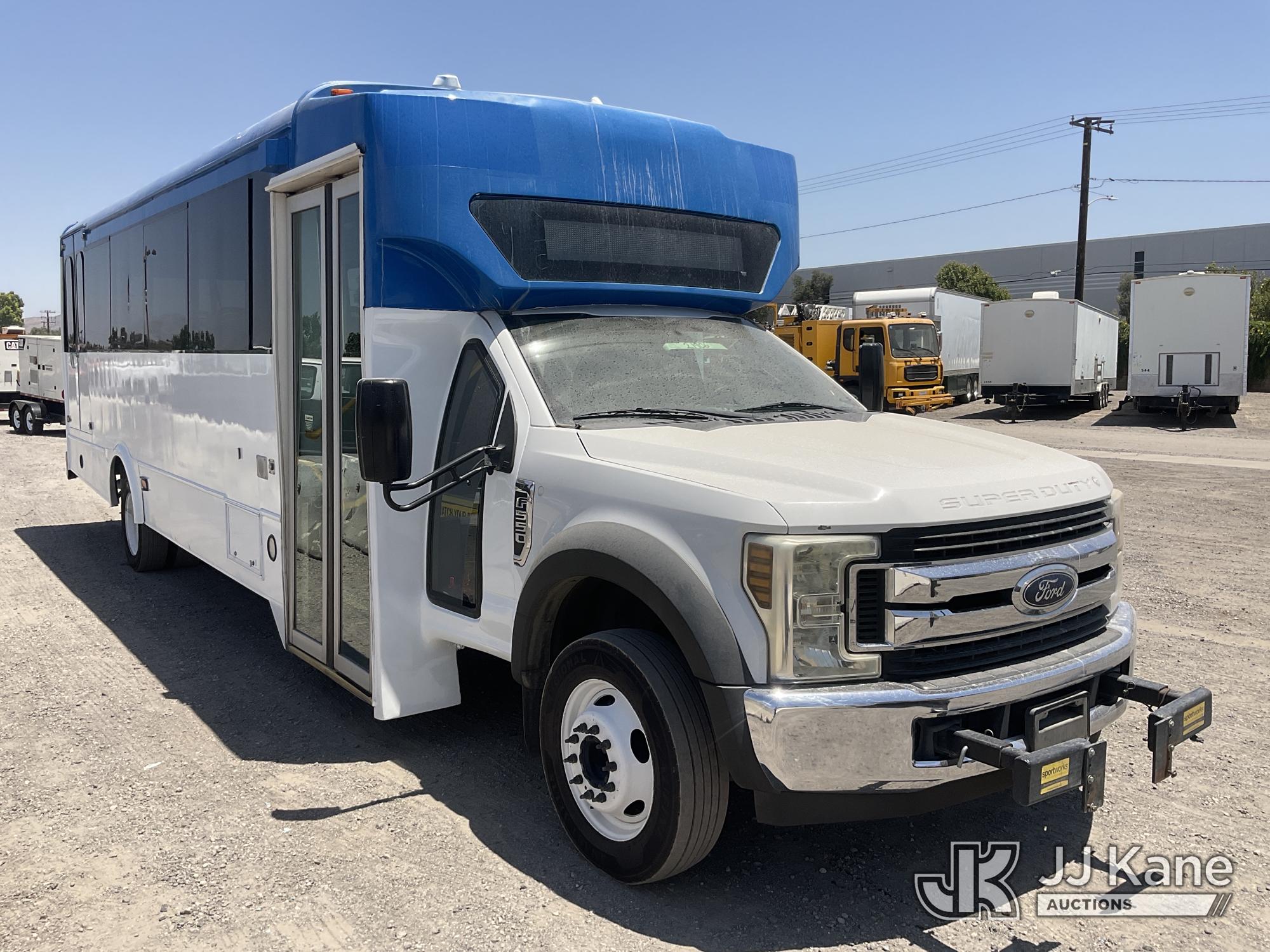 2019 Ford F-550 Bus (1623221) - photo 2
