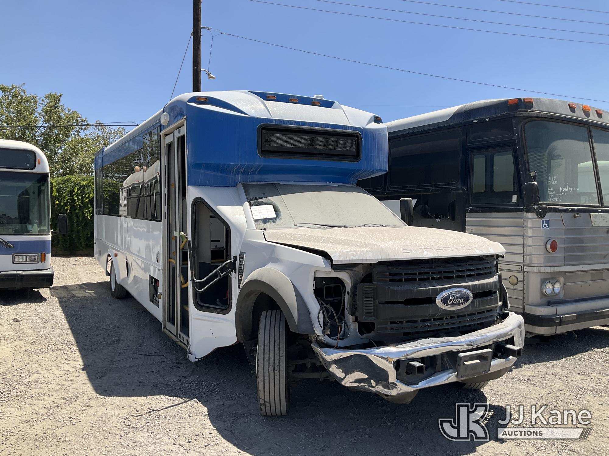 2019 Ford F-550 Passenger Bus (1623222) - photo 2