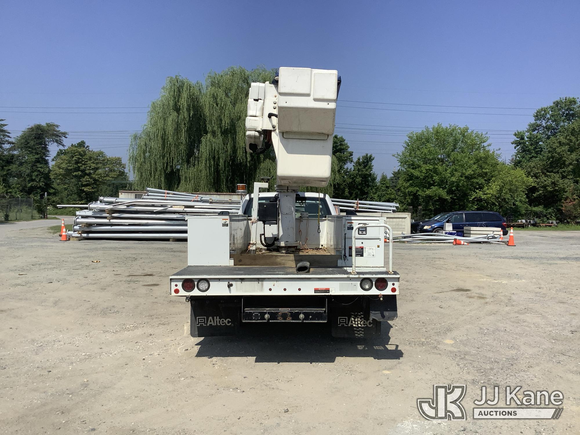 Altec AT40G Articulating & Telescopic Bucket Truck On 2019 Ford F-550 4x4 Utility Truck (1623308) - photo 3