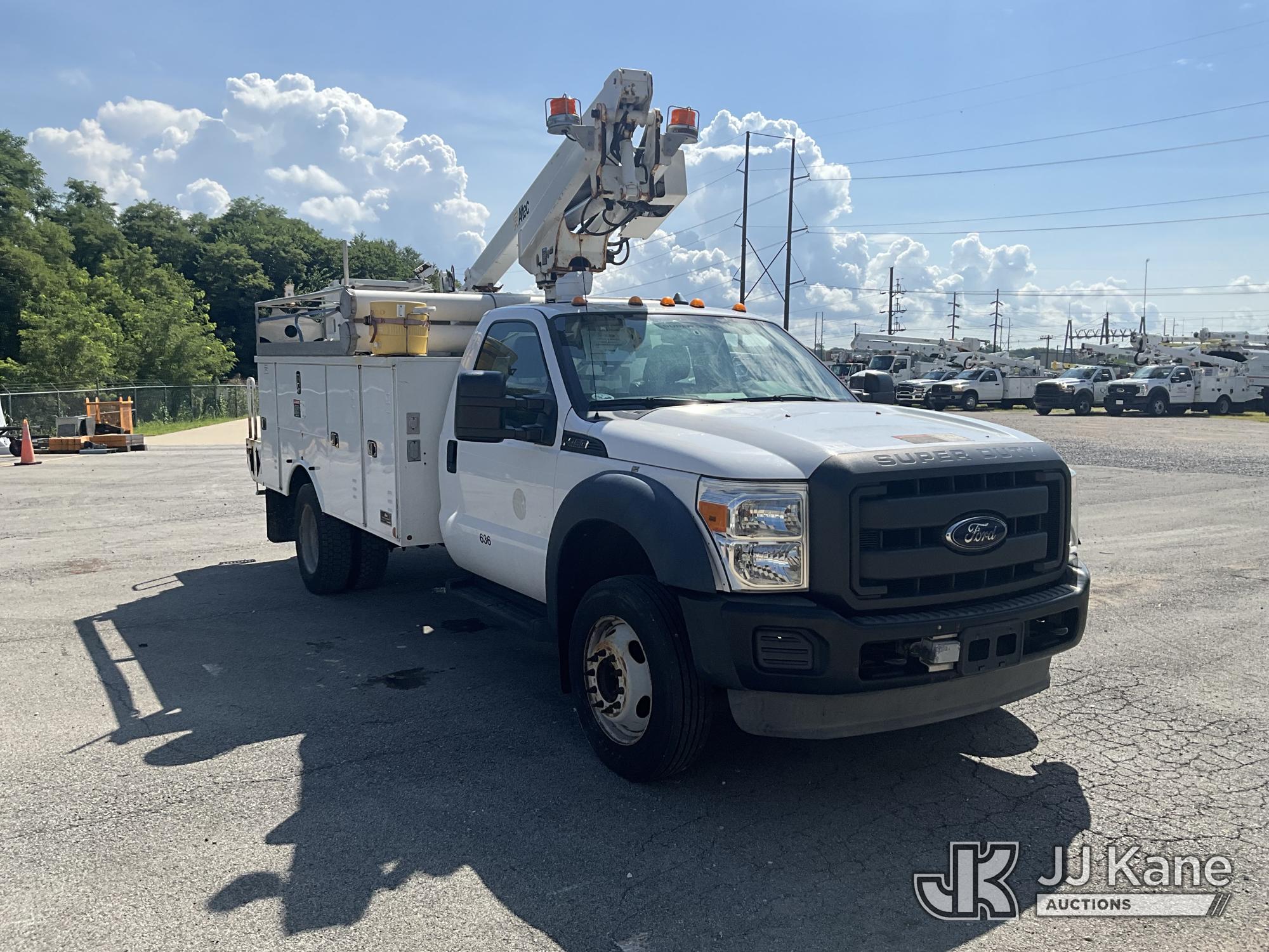 Altec AT200A Telescopic Non-Insulated Bucket Truck On 2014 Ford F-450 SD Service Truck (1624038) - photo 2