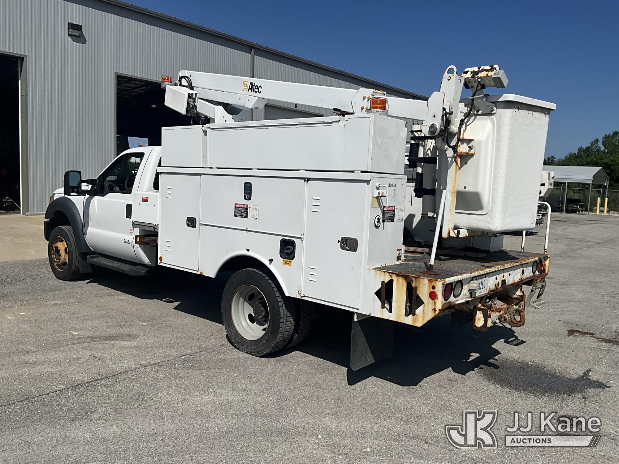 Altec AT200A Telescopic Non-Insulated Bucket Truck On 2014 Ford F-450 SD Service Truck (1624038) - photo 4