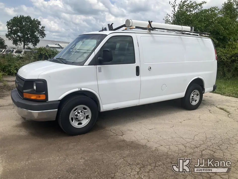 2014 Chevrolet Express G2500 Cargo Van (1624077)