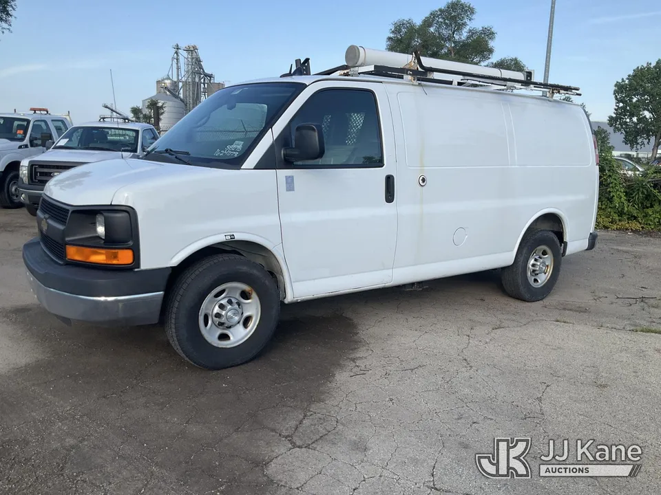 2014 Chevrolet Express G2500 Cargo Van (1624078)