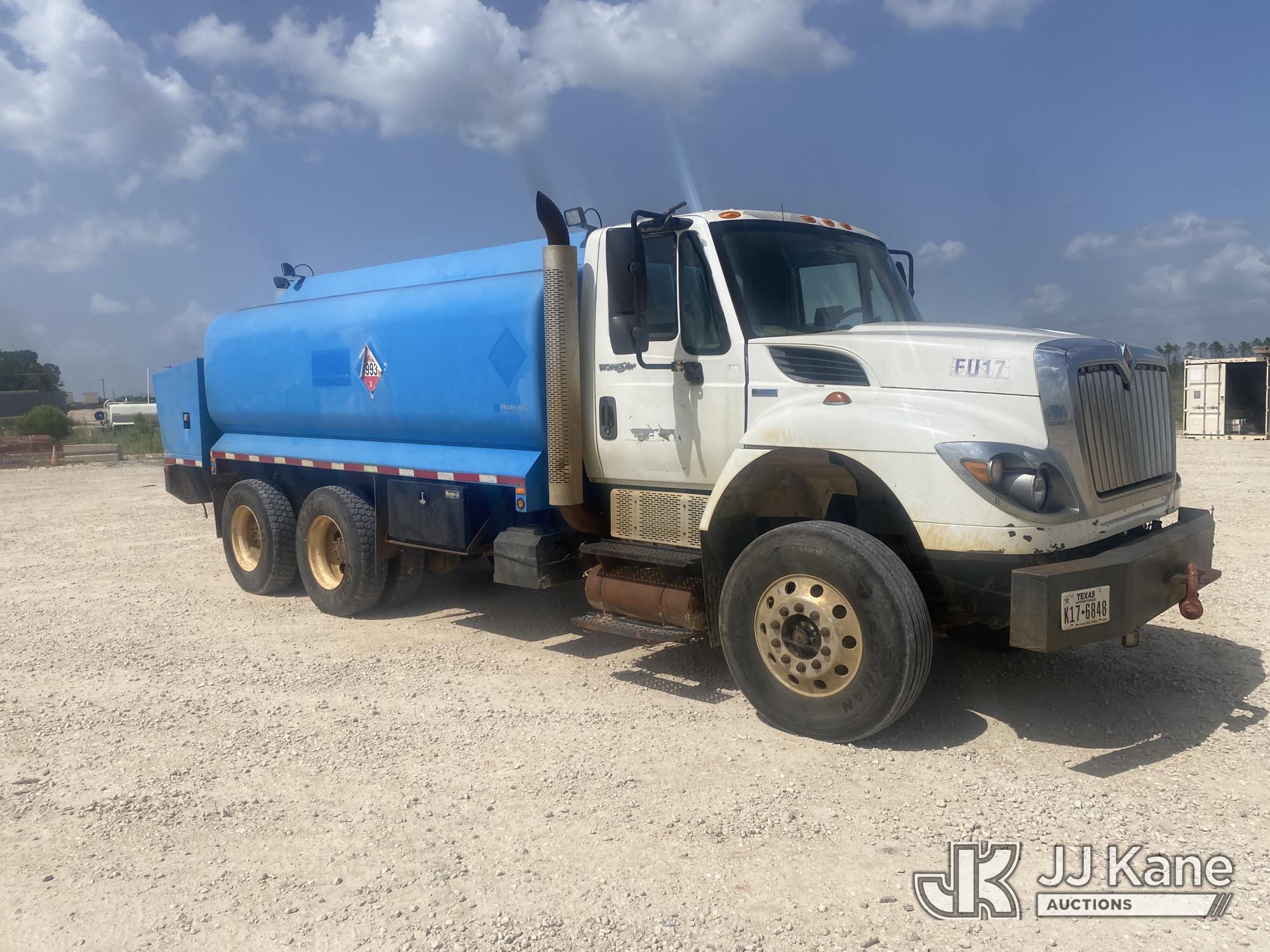 2014 International WorkStar 7600 Fuel Truck (1624114) - photo 2