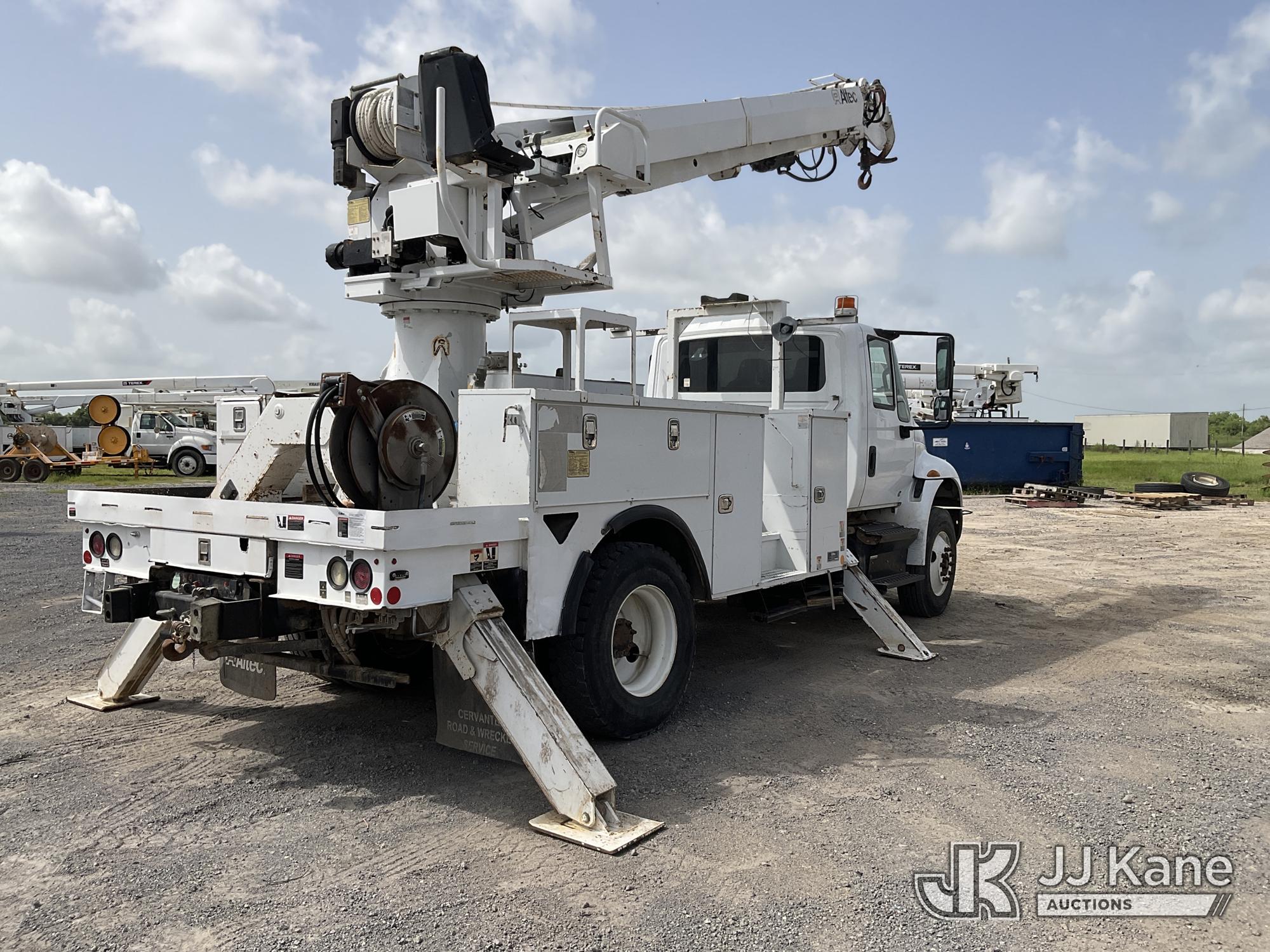 Altec DC47-TR Digger Derrick On 2019 International DuraStar 4300 Utility Truck (1624179) - photo 3