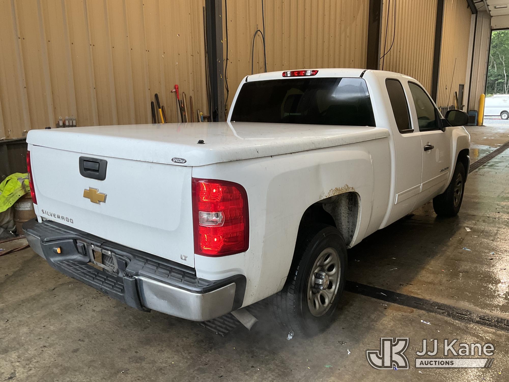2013 Chevrolet Silverado 1500 Extended-Cab Pickup Truck (1624910) - photo 3