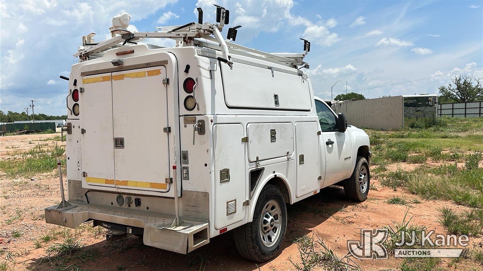 2013 Chevrolet Silverado 2500HD Enclosed Service Truck (1625633) - photo 3