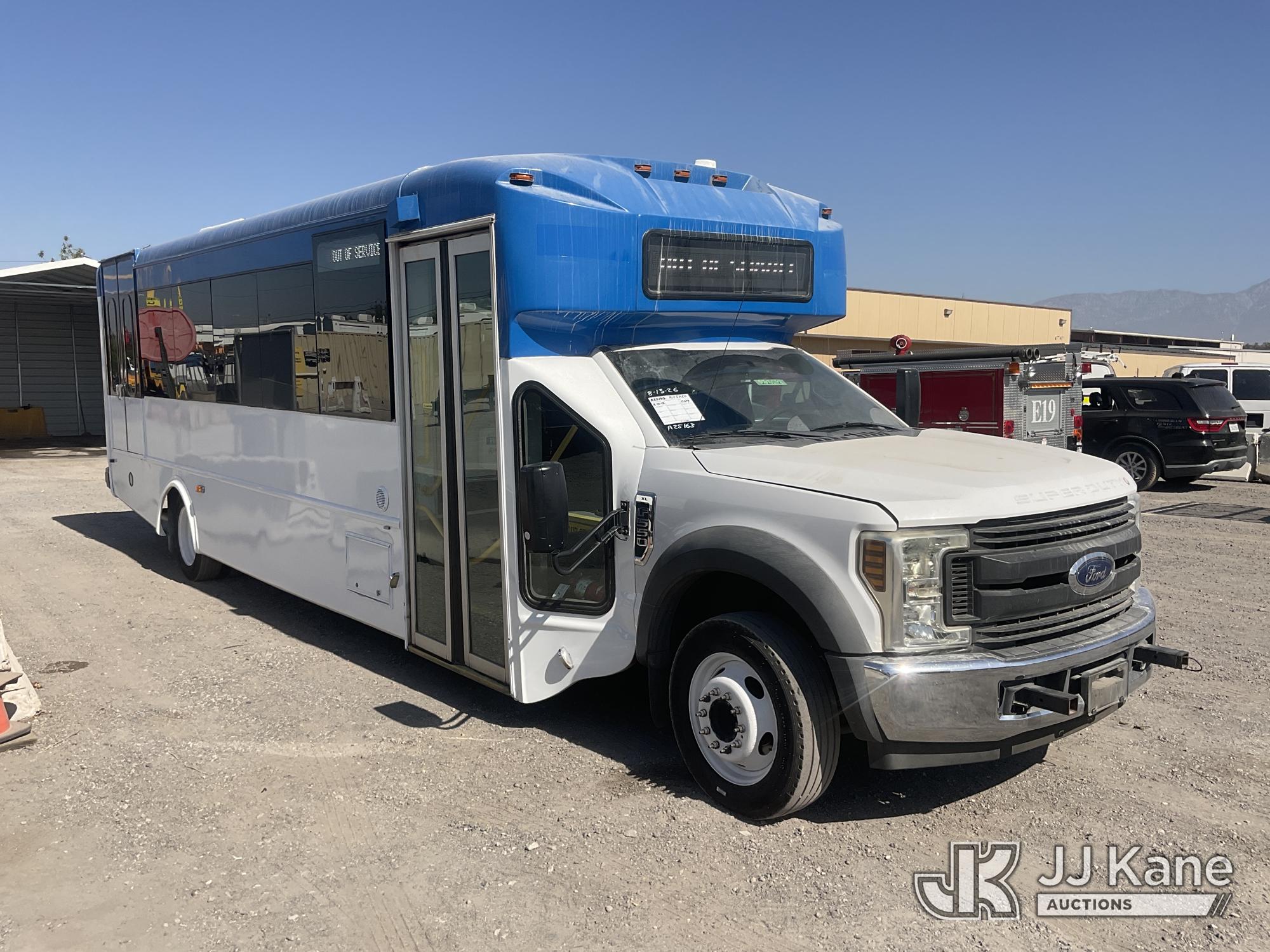 2019 Ford F-550 Passenger Bus (1625720) - photo 2