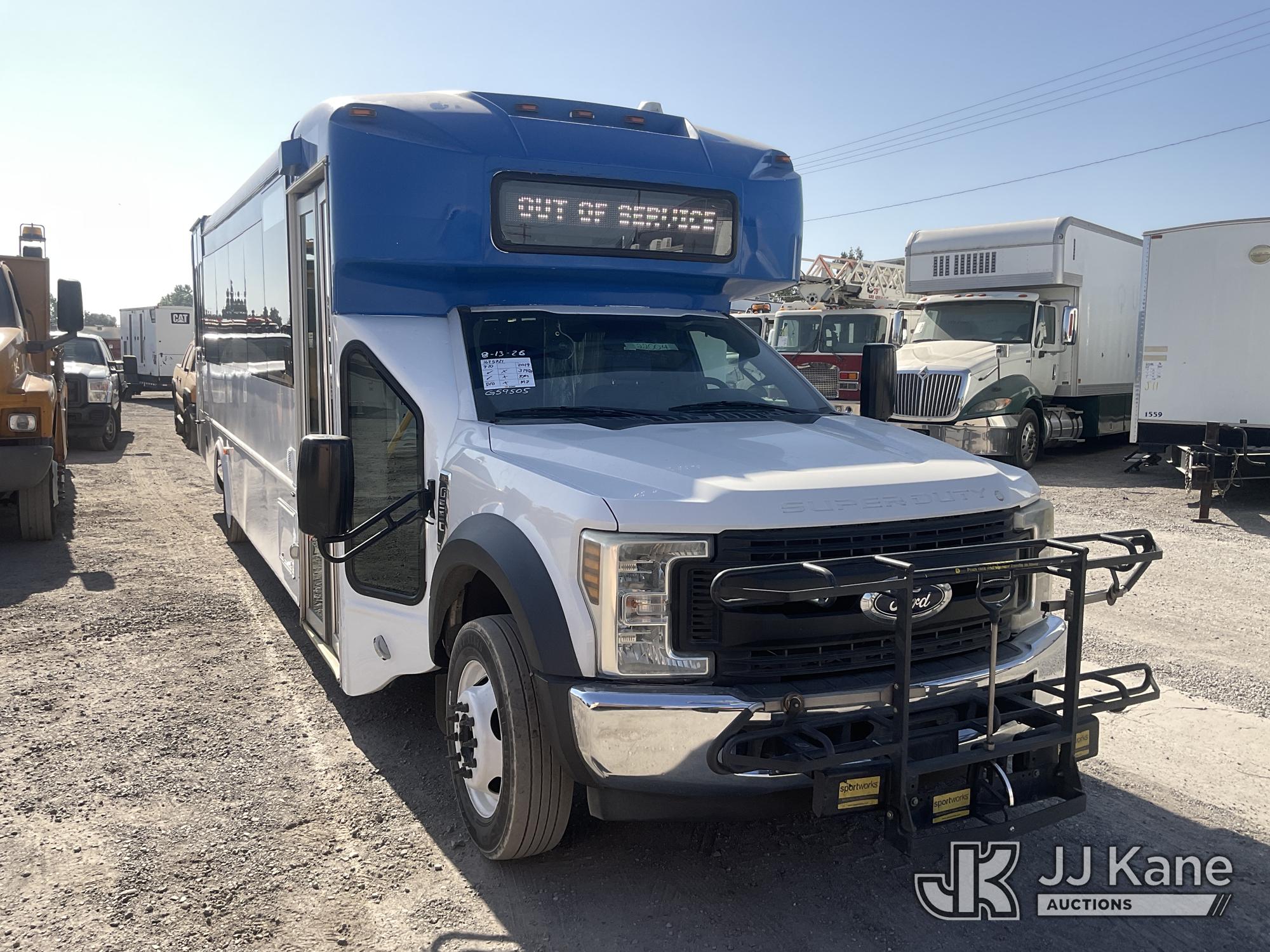 2019 Ford F-550 Passenger Bus (1625721) - photo 2
