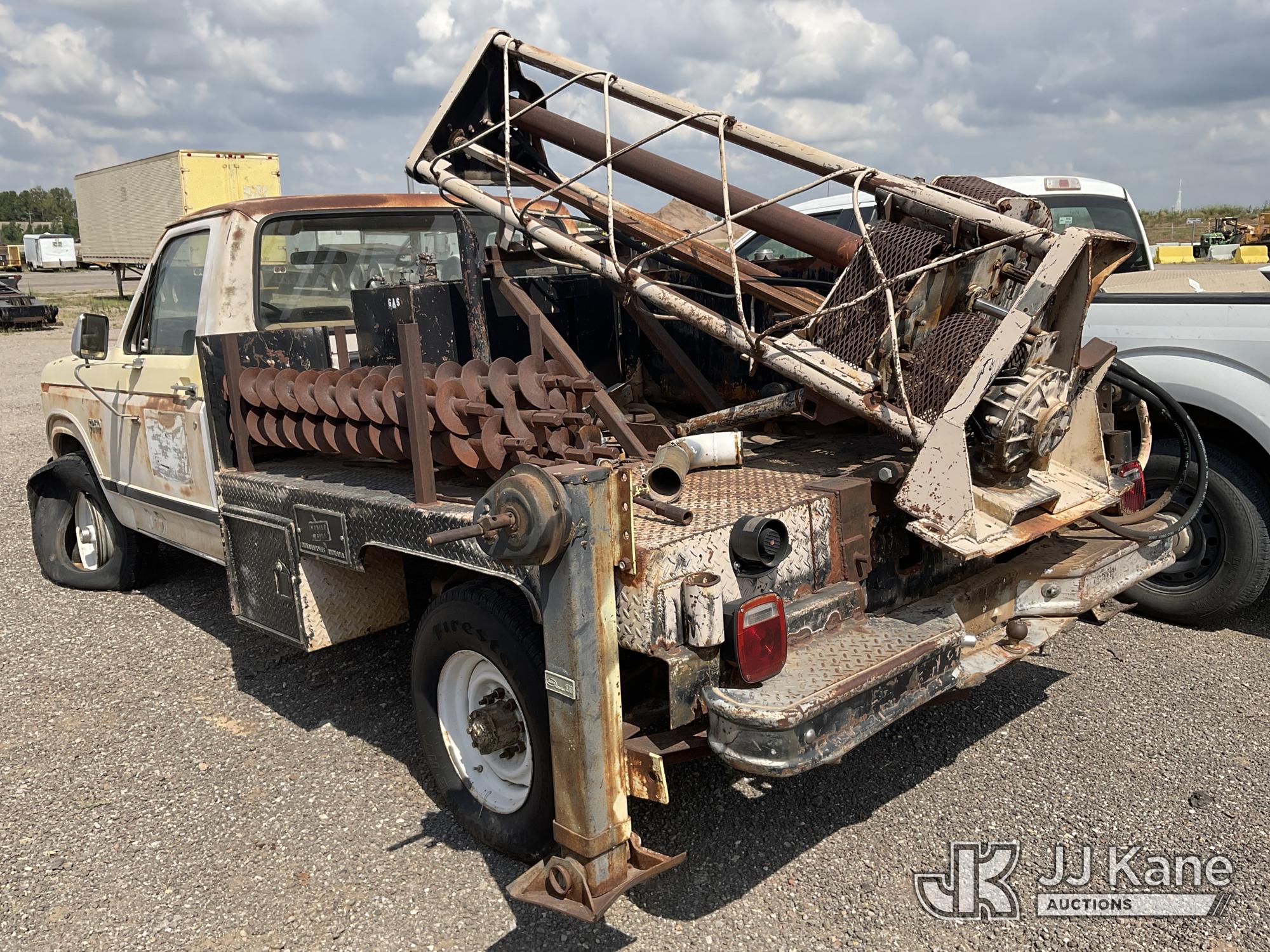 Pressure Digger On 1982 Ford F250 T/A Flatbed/Utility Truck (1626045) - photo 4