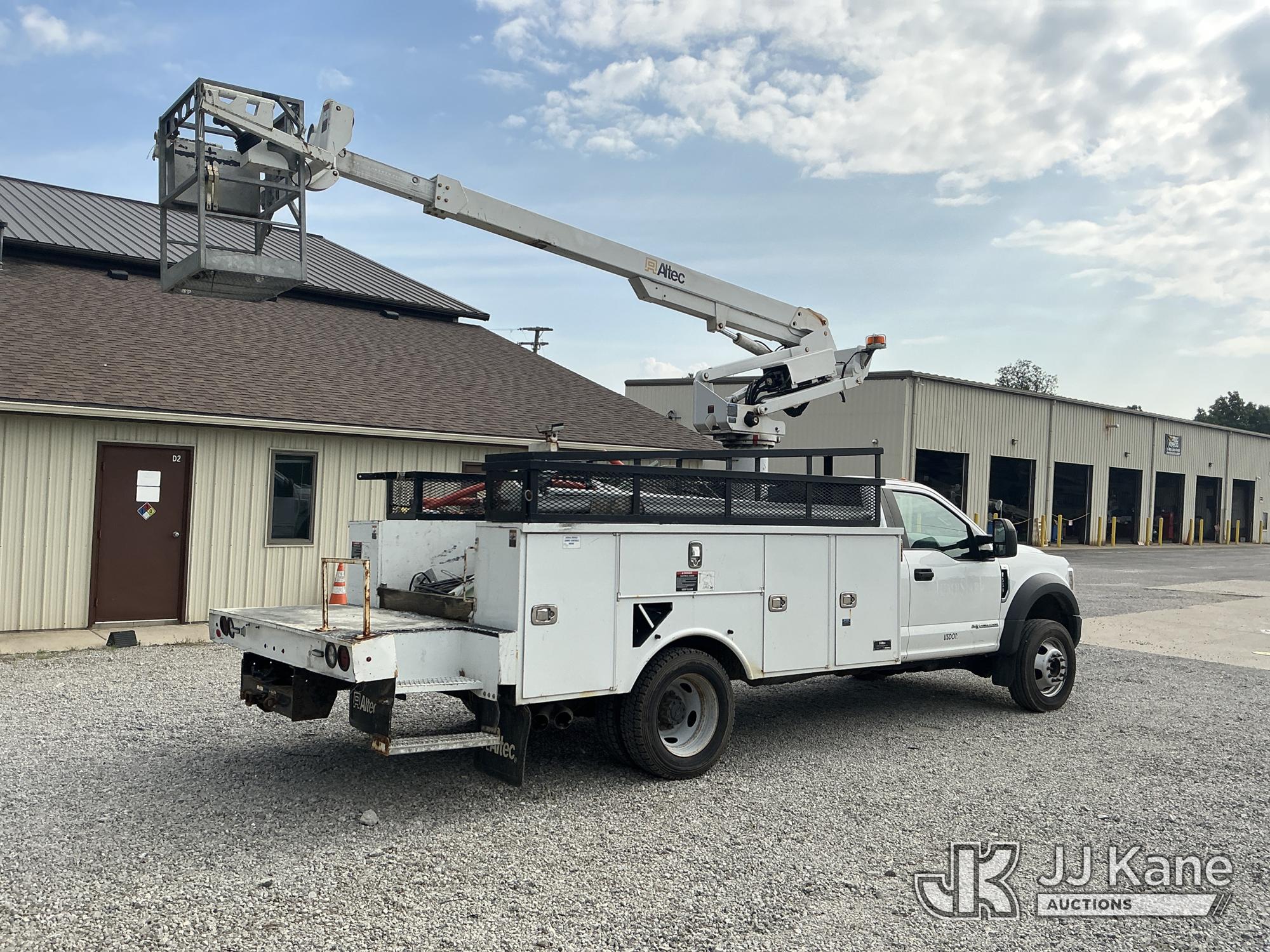 Altec AT235P Articulating & Telescopic Non-Insulated Cable Placing Bucket Truck On 2019 Ford F-550 Service Truck (1626127) - photo 4