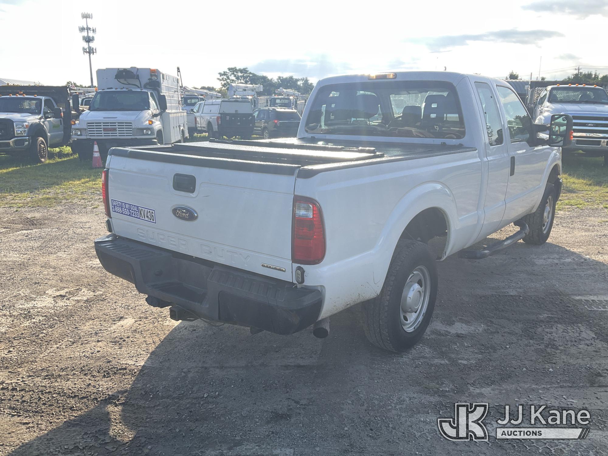 2014 Ford F-250 SD Extended-Cab Pickup Truck (1627364) - photo 4