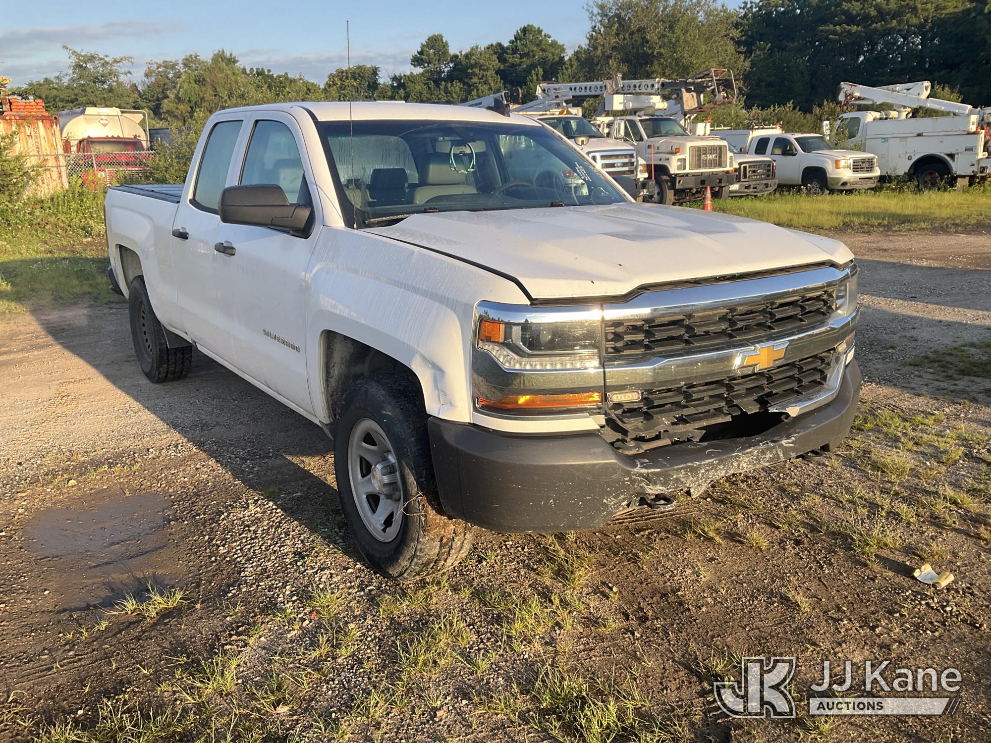 2017 Chevrolet Silverado 1500 Extended-Cab Pickup Truck (1627367) - photo 2