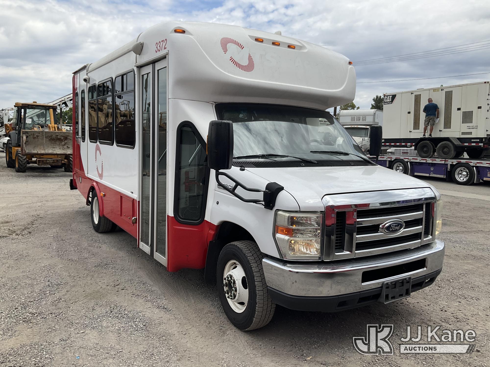 2016 Ford Econoline Passenger Van (1628155) - photo 2