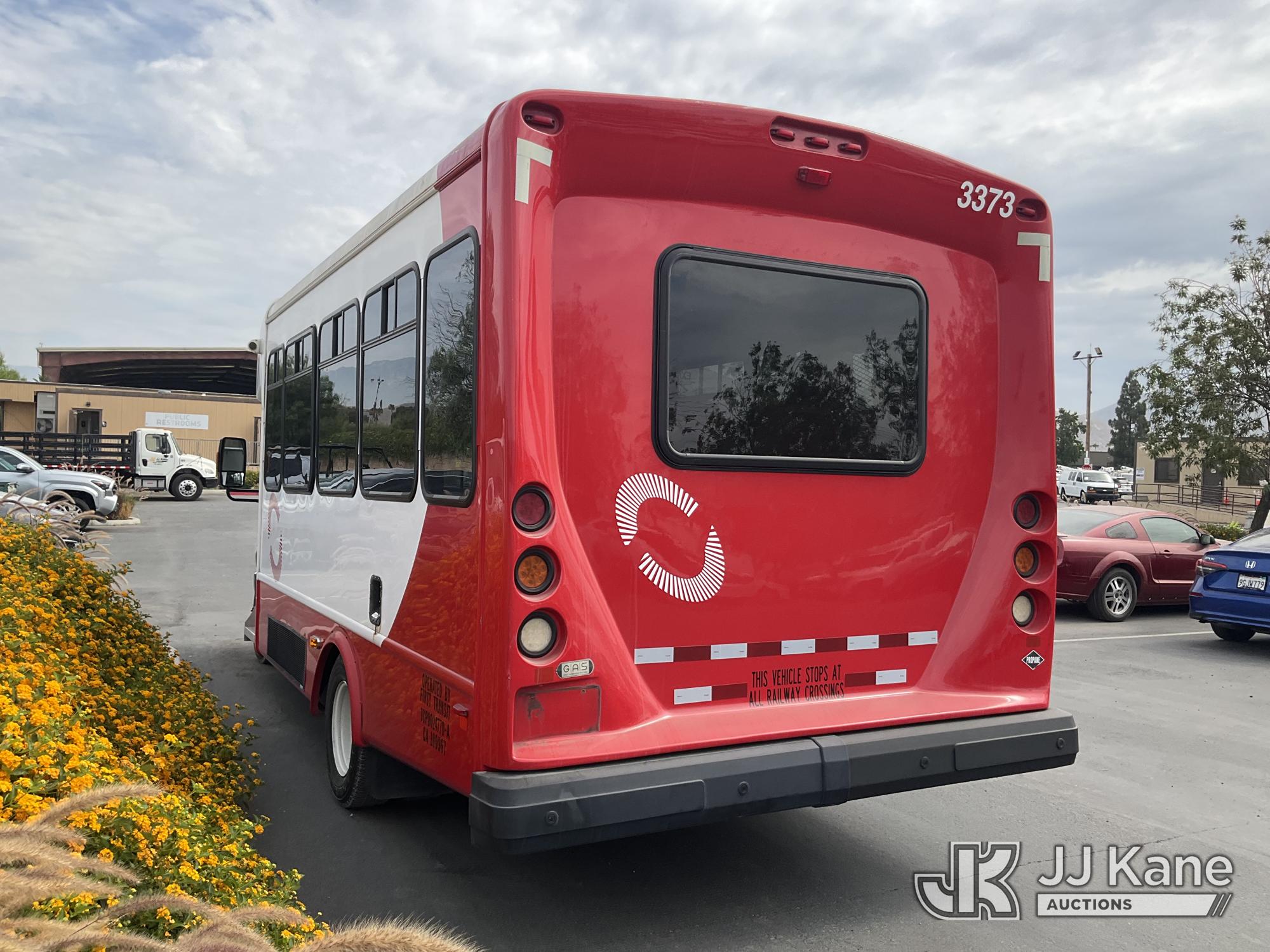 2016 Ford Econoline Passenger Bus (1628156) - photo 3