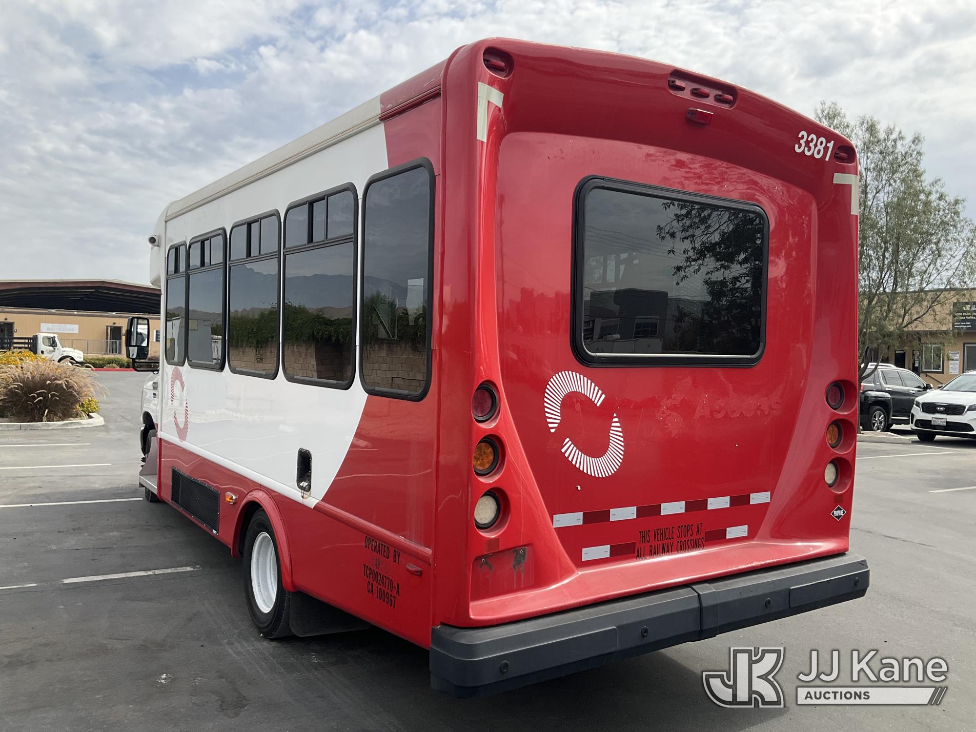 2016 Ford Econoline E-450 Passenger Bus (1628157) - photo 3