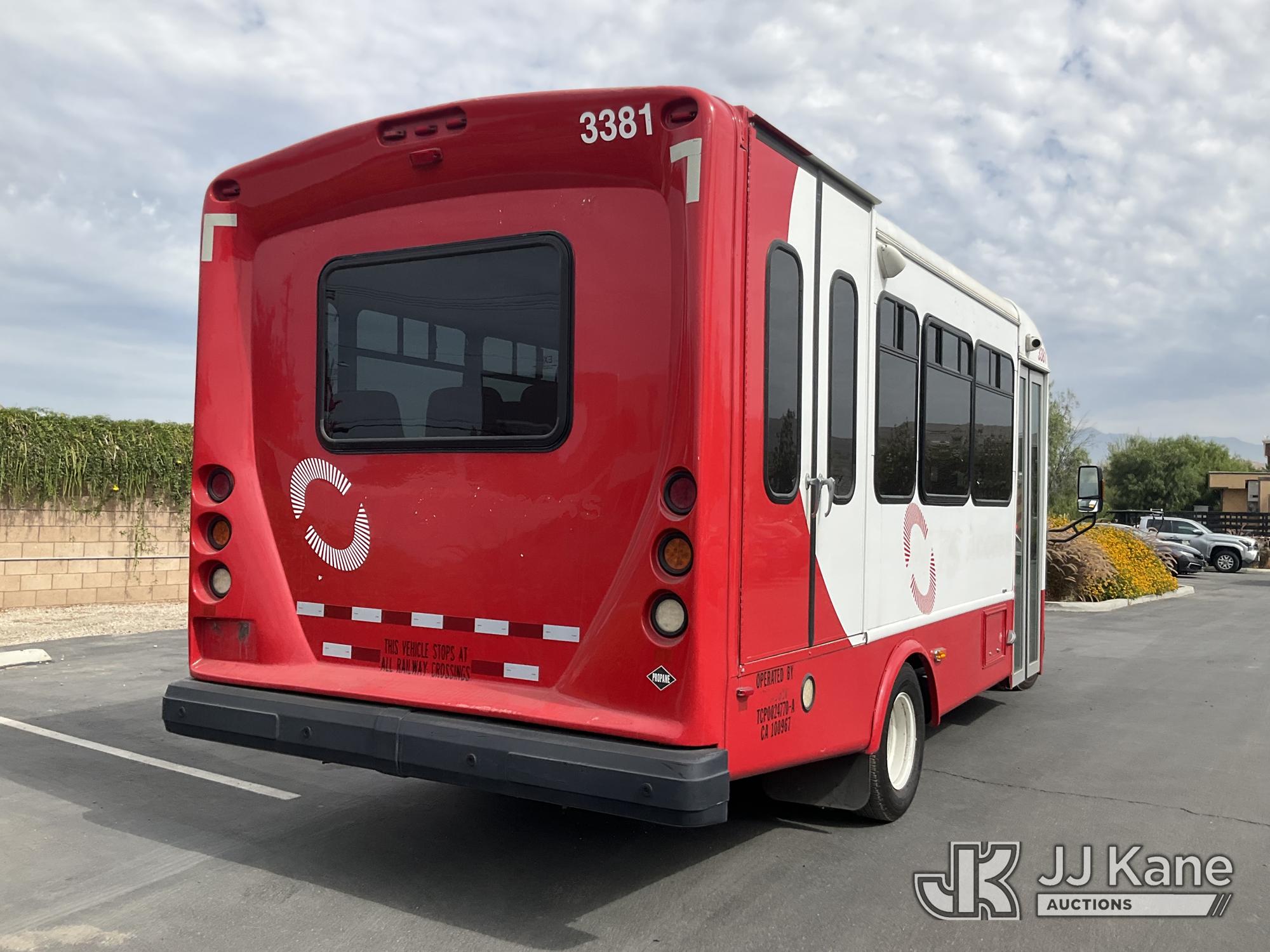 2016 Ford Econoline E-450 Passenger Bus (1628157) - photo 4