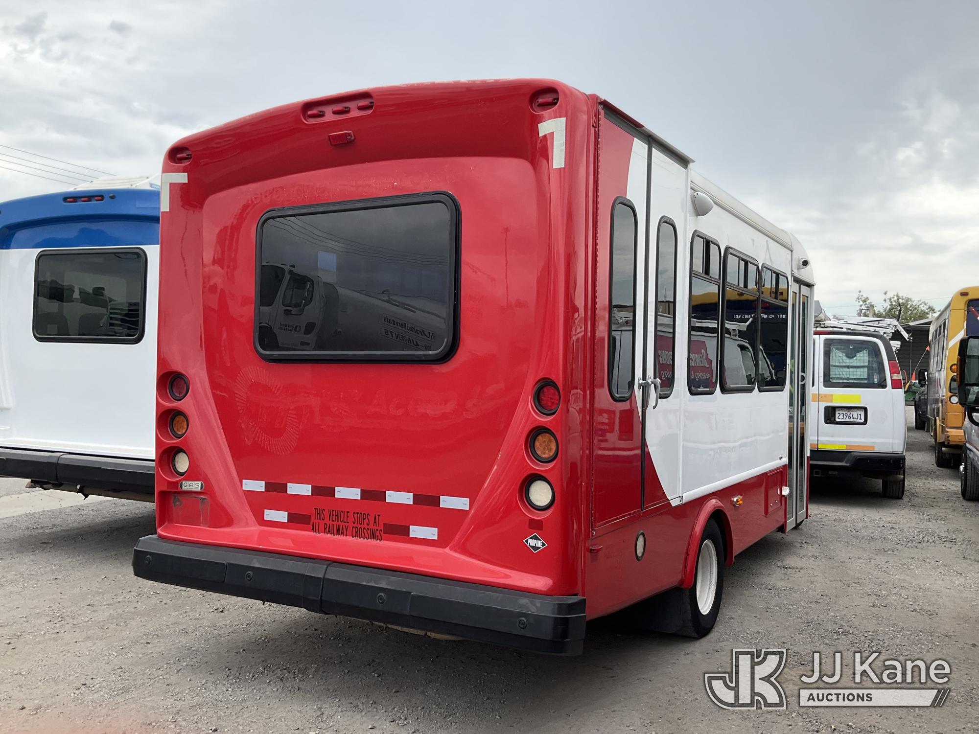 2016 Ford Econoline Passenger Bus (1628160) - photo 3