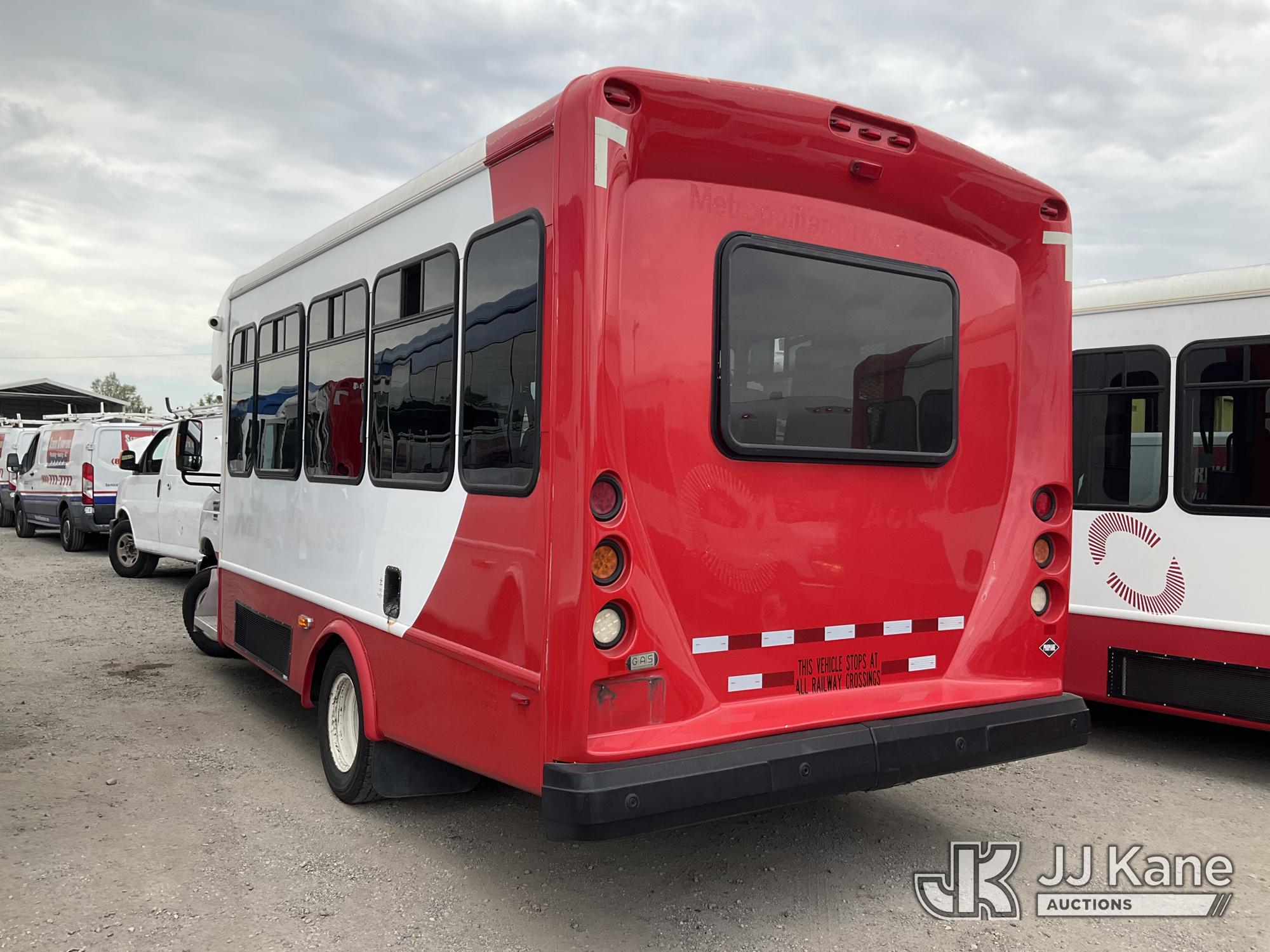 2016 Ford Econoline Passenger Bus (1628160) - photo 4