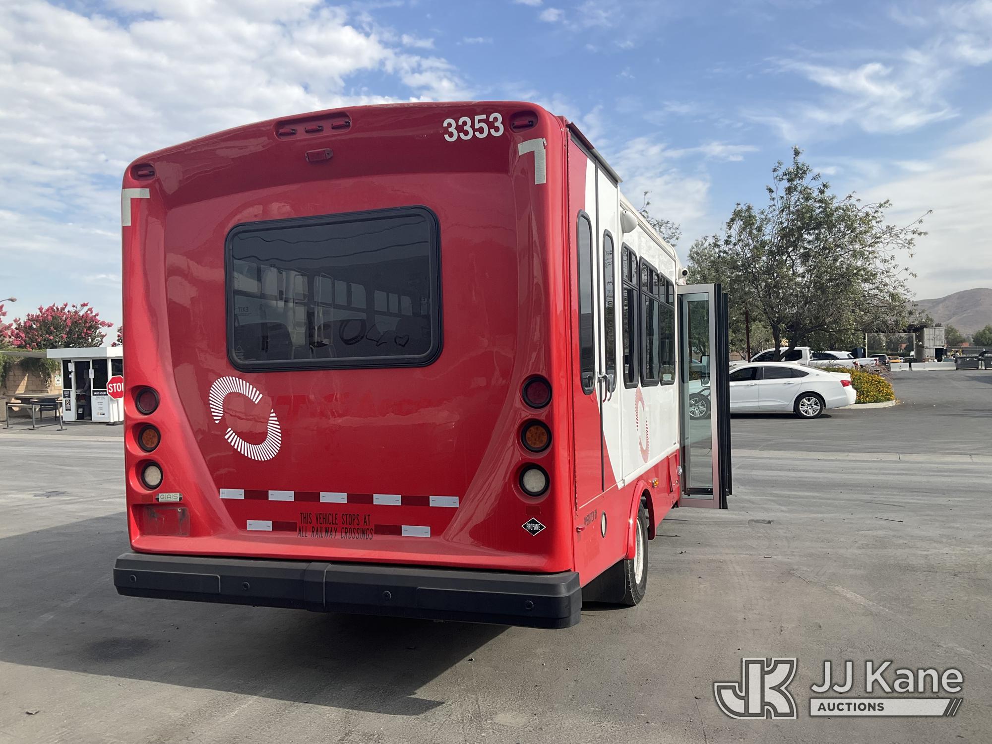 2016 Ford Econoline E-450 Passenger Bus (1628179) - photo 3