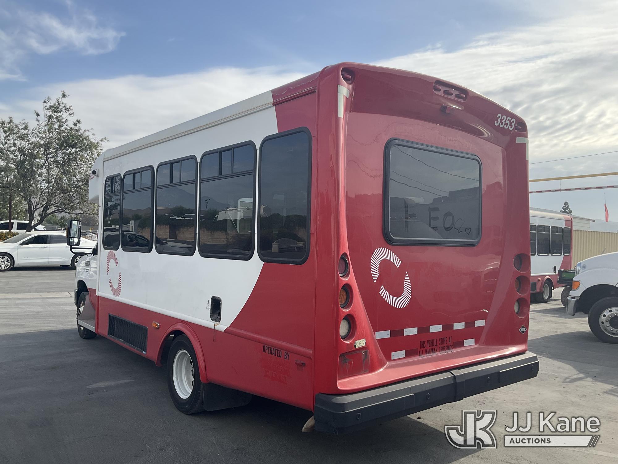2016 Ford Econoline E-450 Passenger Bus (1628179) - photo 4