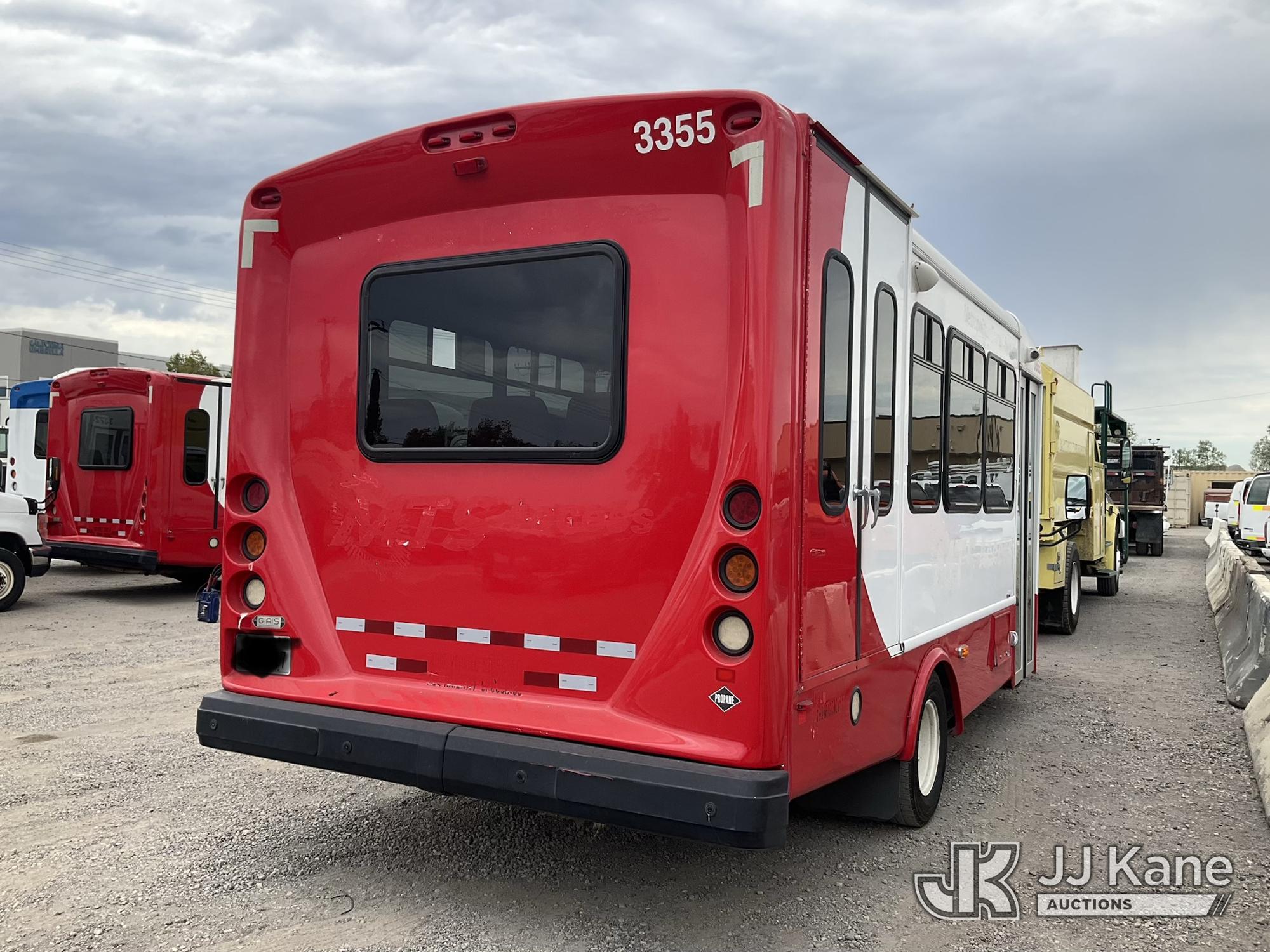 2016 Ford Econoline Passenger Bus (1628180) - photo 3