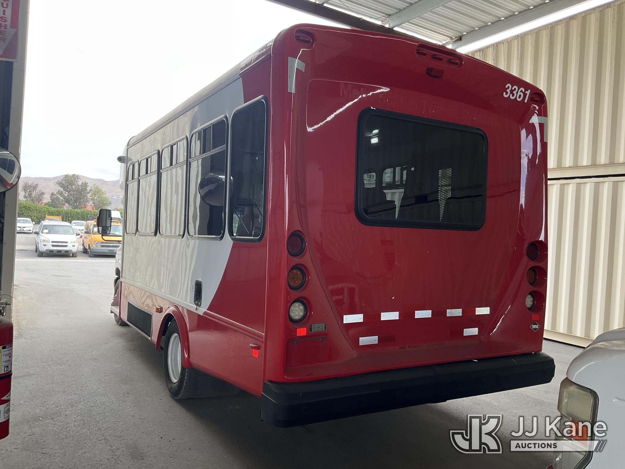 2016 Ford Econoline Passenger Bus (1628182) - photo 3