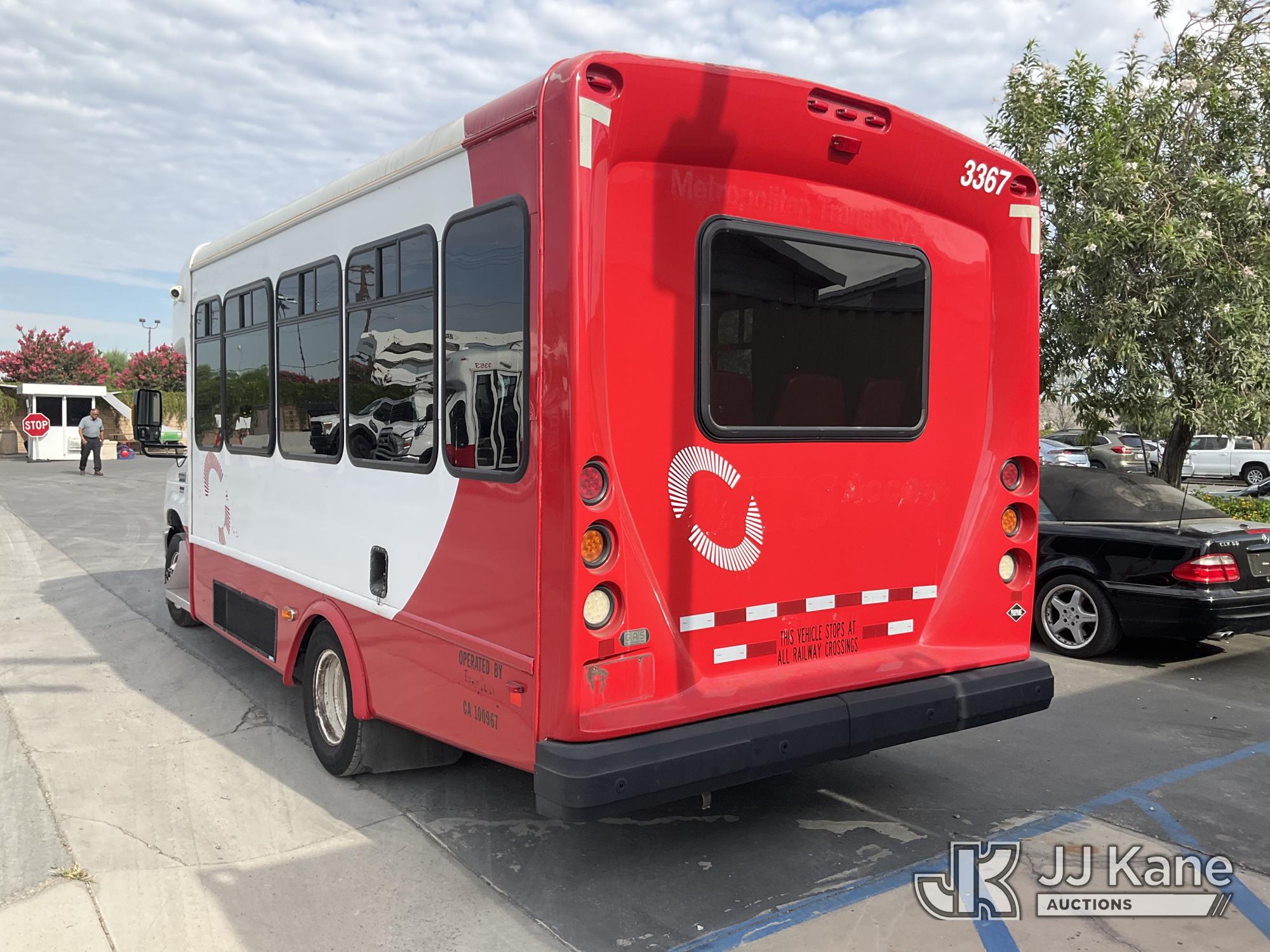 2016 Ford Econoline E-450 Passenger Bus (1628184) - photo 4