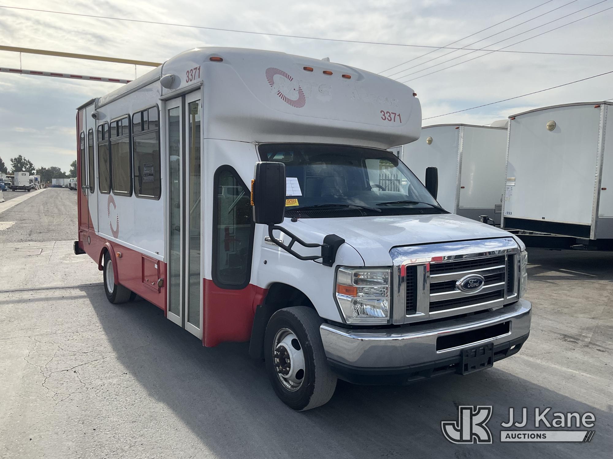 2016 Ford Econoline E-450 Passenger Bus (1628187) - photo 2