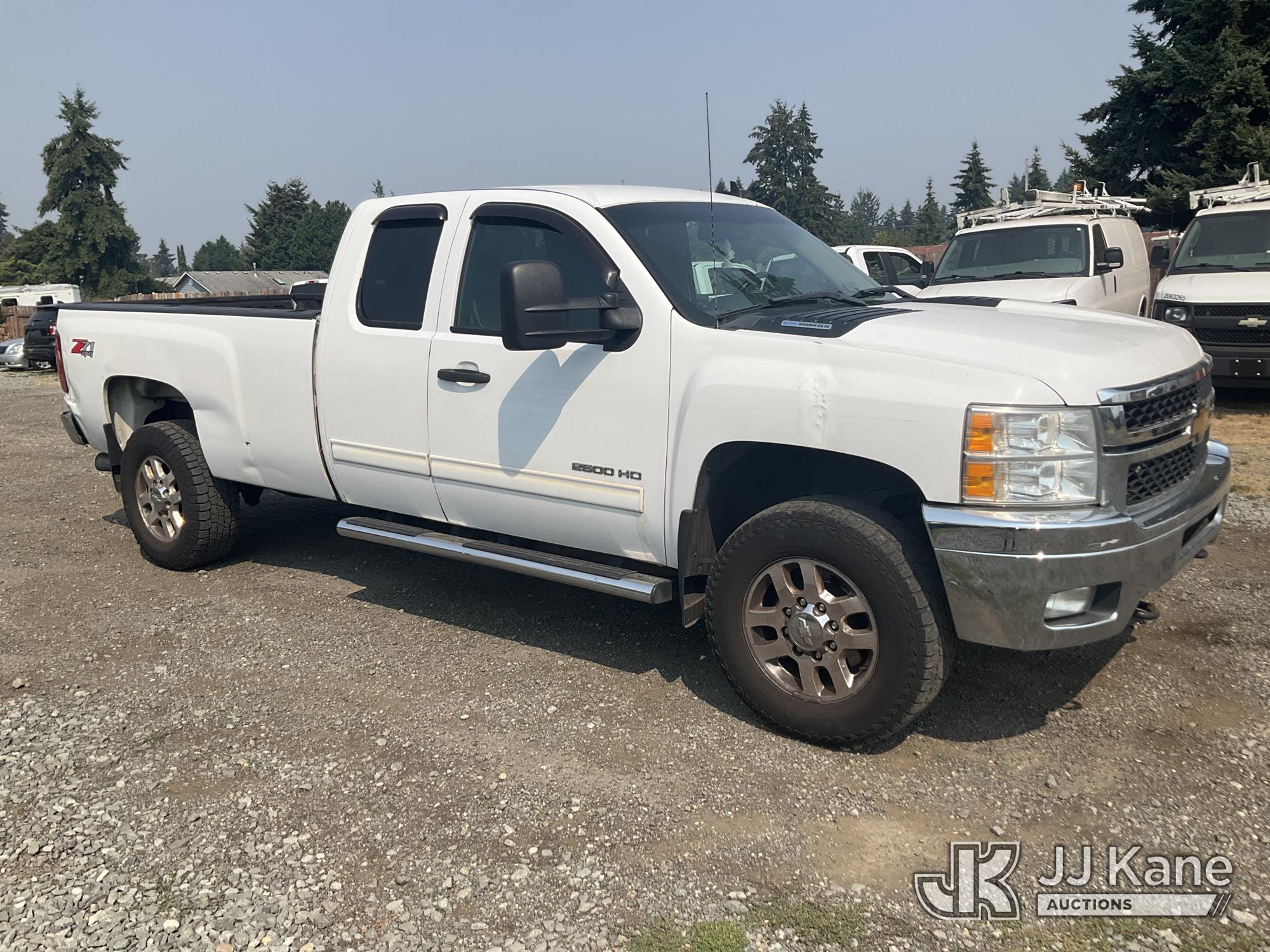 2013 Chevrolet Silverado 2500HD Extended-Cab Pickup Truck (1628314) - photo 2