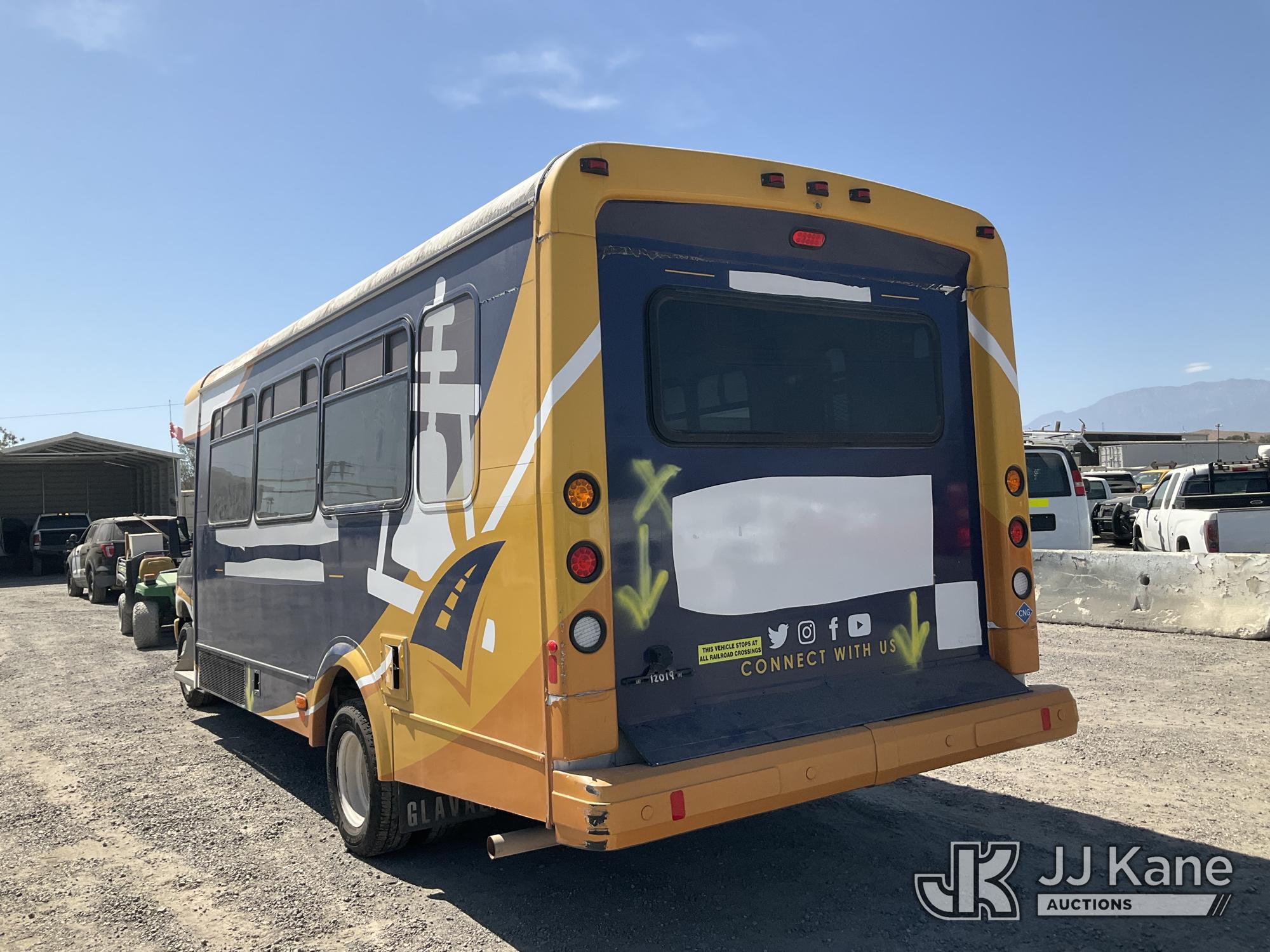 2011 Ford Econoline E-450 Passenger Bus (1628796) - photo 4