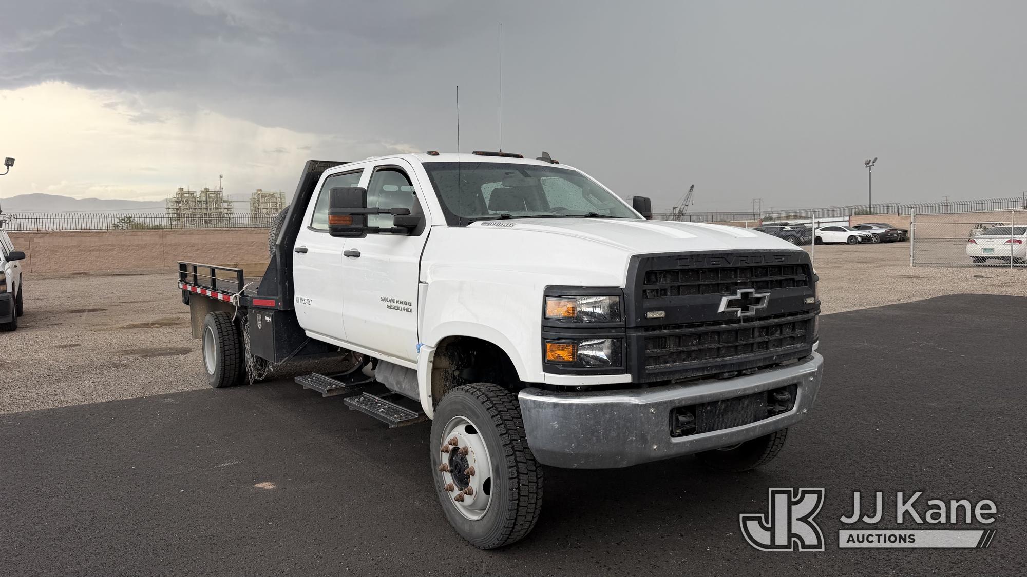2021 Chevrolet Silverado 5500HD Crew-Cab Flatbed Truck (1629006) - photo 2
