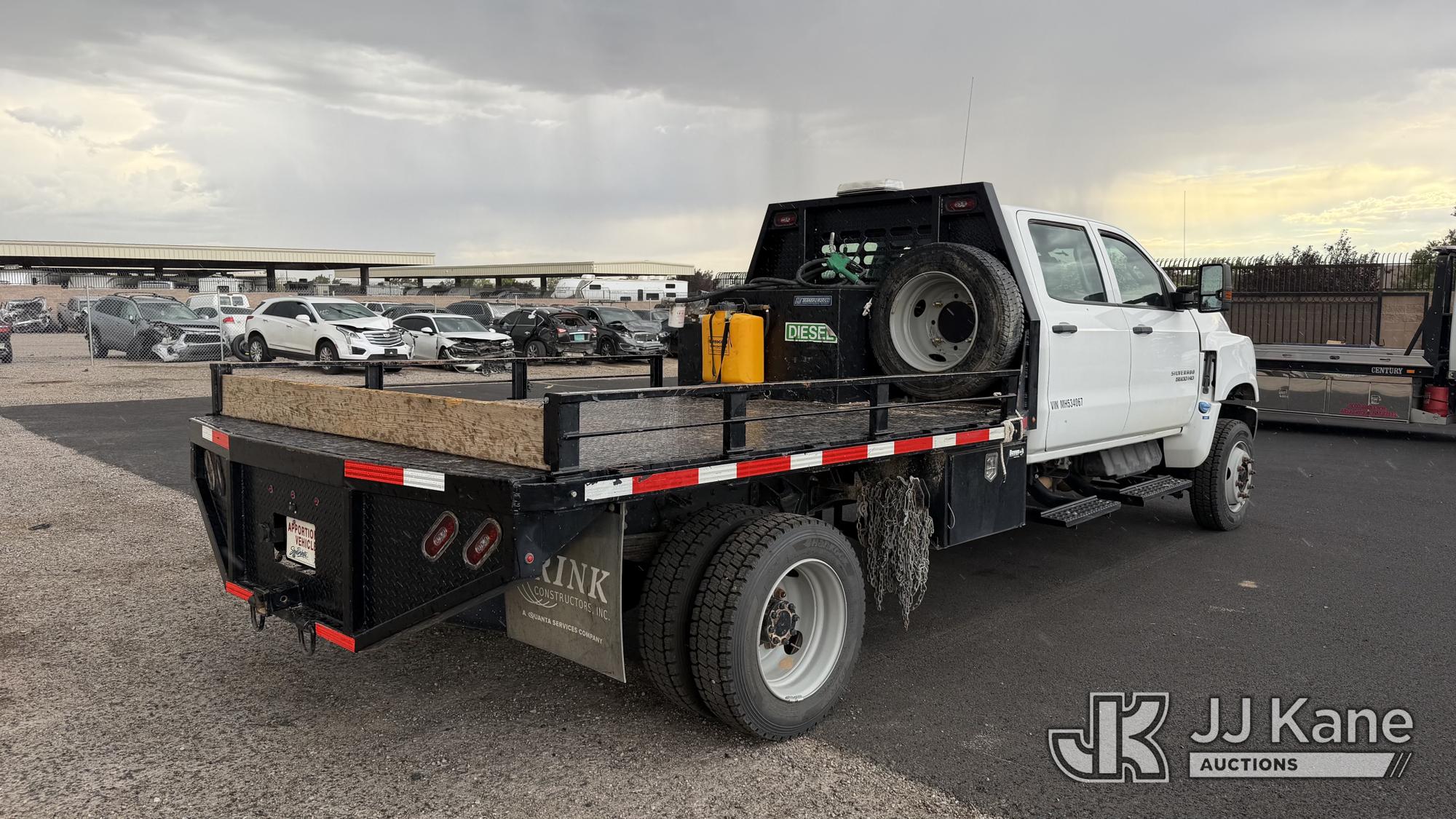 2021 Chevrolet Silverado 5500HD Crew-Cab Flatbed Truck (1629006) - photo 3